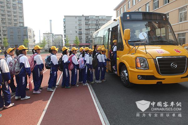 純電動校車的發展具備得天獨厚的優勢