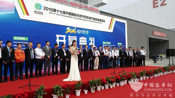 中材科技刮起“綠旋風”  綠標氣瓶驚艷展覽會