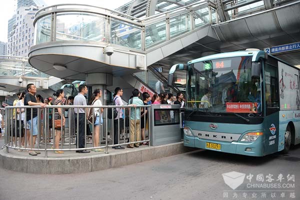 杭州：在183個公交首末站點進行文明勸導