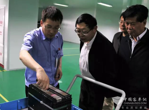 國家發改委經濟與國防協調發展司王樹年司長蒞臨中航鋰電考察指導