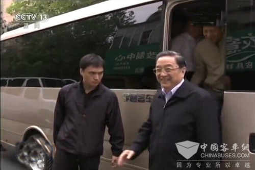 T7再顯“國車范兒”    俞正聲河南調研選乘宇通客車