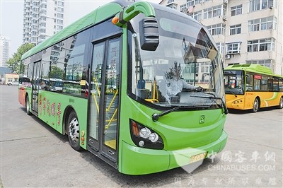 青島：公交304路001號換新裝