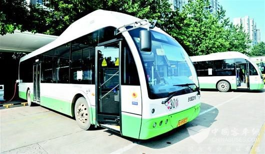 千輛純電動公交車扮靚湖北武漢