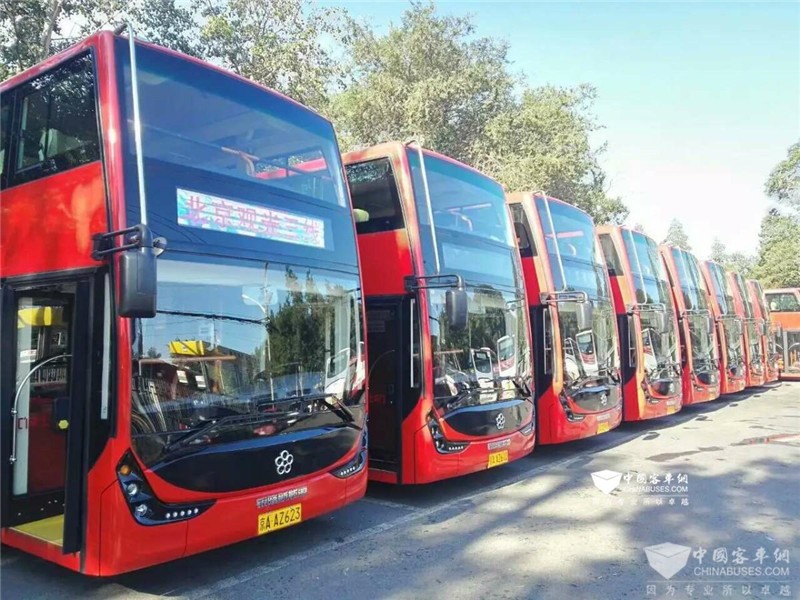 北京城市旅游觀光3線將于2016年7月1日上午九點正式通車運營，銀隆純電動雙層巴士整裝待發！