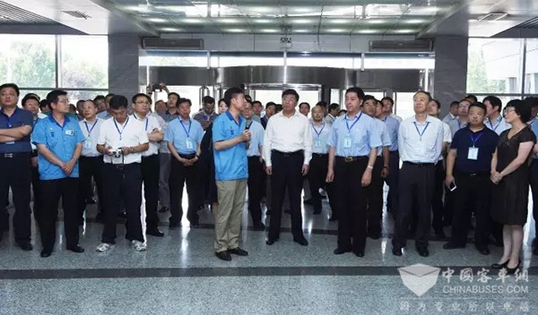 國家十部委及28省市領(lǐng)導(dǎo)前來法士特考察調(diào)研