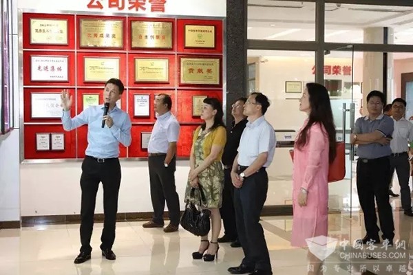 廣西壯族自治區來賓市市長雷應敏一行蒞臨銀隆新能源