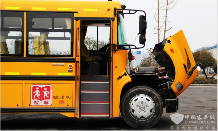 東風商用車 9.2米校車