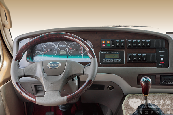 海格H7V中型高端公務(wù)車