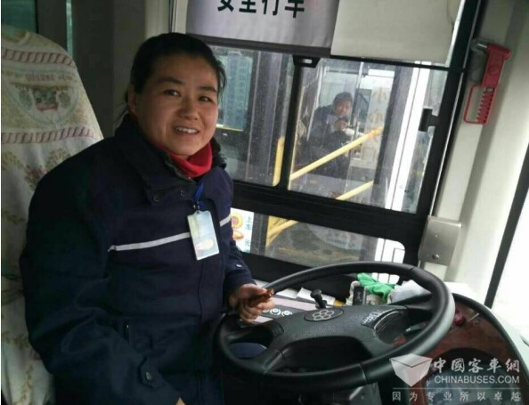 邯鄲公交46路車司機張榮菊