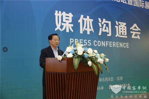 陳清泰：電動汽車行業應突破壁壘，與出行產業協同創新