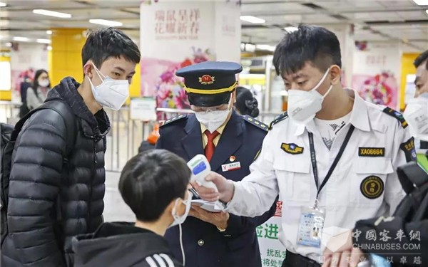 交通部：公路客座率控制在50% 農(nóng)民工包車可免費走高速