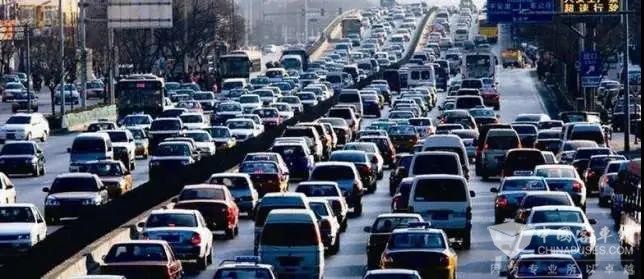 商務部：鼓勵各地出臺政策促進汽車消費 擴大進口關鍵零部件