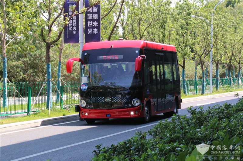 安凱無人駕駛客車投入開放道路運行