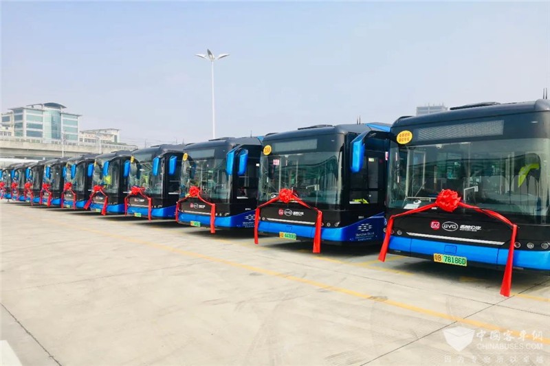 首批全新比亞迪純電動(dòng)客車(chē)B10投運(yùn)深圳