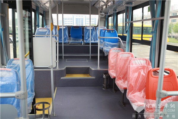 東風(fēng)超龍EQ6850CTBEV公交車(chē)（純電動(dòng)16-30座）