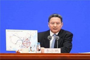 交通運輸部李小鵬：深入實施公交優先發展戰略 加快提升城市客運清潔化