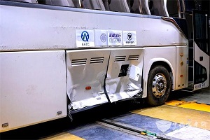 歐輝氫燃料客車通過國內首次碰撞試驗，“護奧”實力獲央視點贊! 