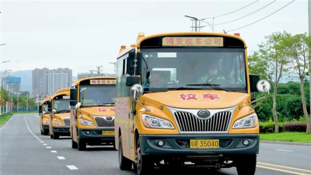 在連州 宇通校車守護5600多個孩子的上學路