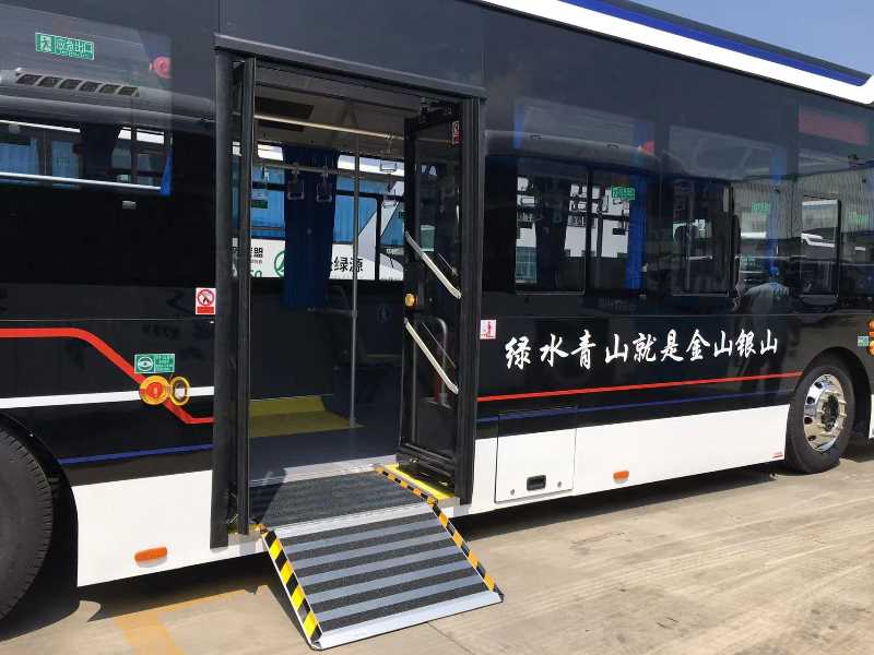 客車殘疾人踏步、升降機