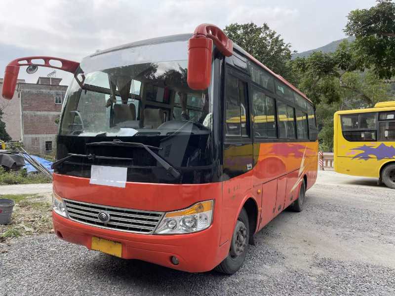 2017年6月 2臺國五30座可提雙檔宇通6752型客車