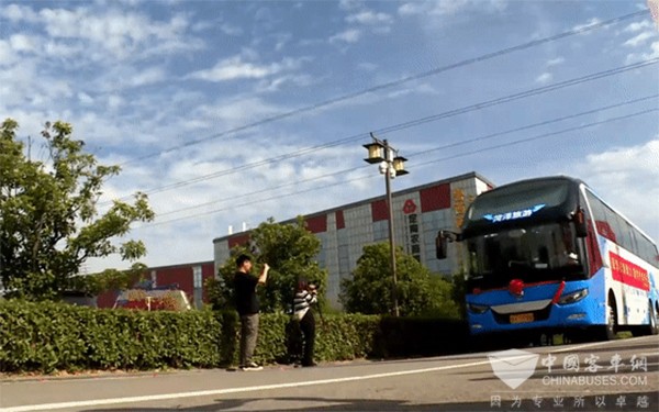 中通客車 菏澤市 13米 旅游大巴 客運業(yè)務 轉(zhuǎn)型升級