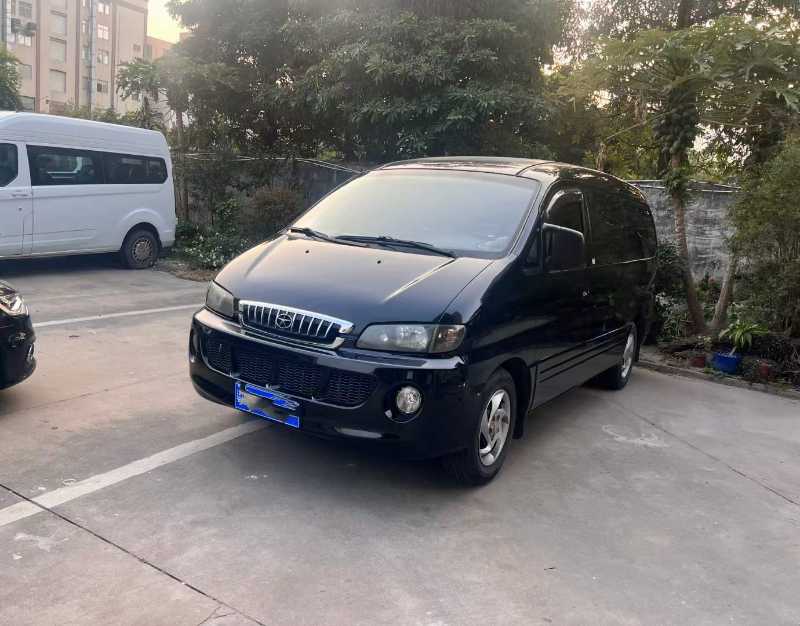 2013年5月 國四7座藍牌江淮瑞風商務車