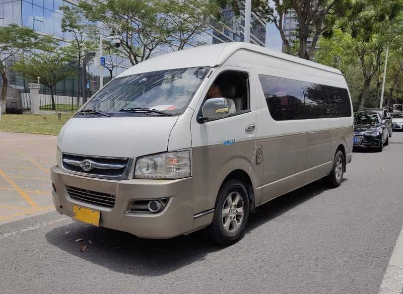 18座非營運國四九龍中型客車