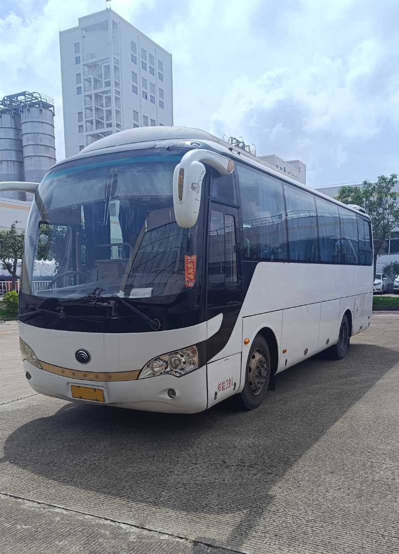 2013年8月 珠海粵C牌國四非營運39座宇通6888一手氣囊車 