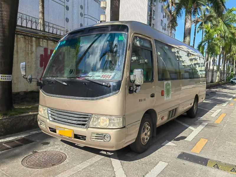 2017年12月 稀有深圳牌23座國五江鈴6705豪華版中巴
