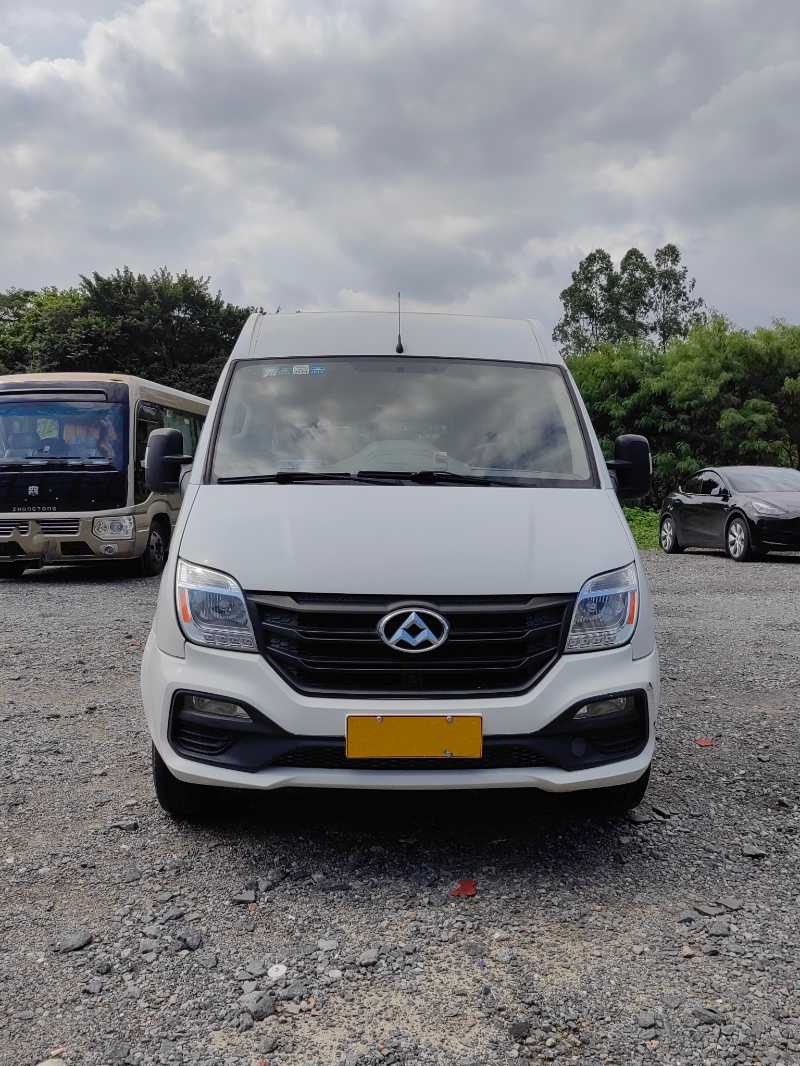 國五深圳牌15座大通V80中型客車