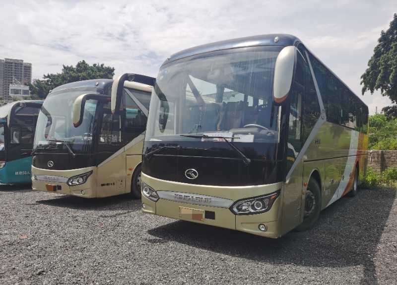 2018年10月 兩臺精品39座國五金龍6105氣囊車