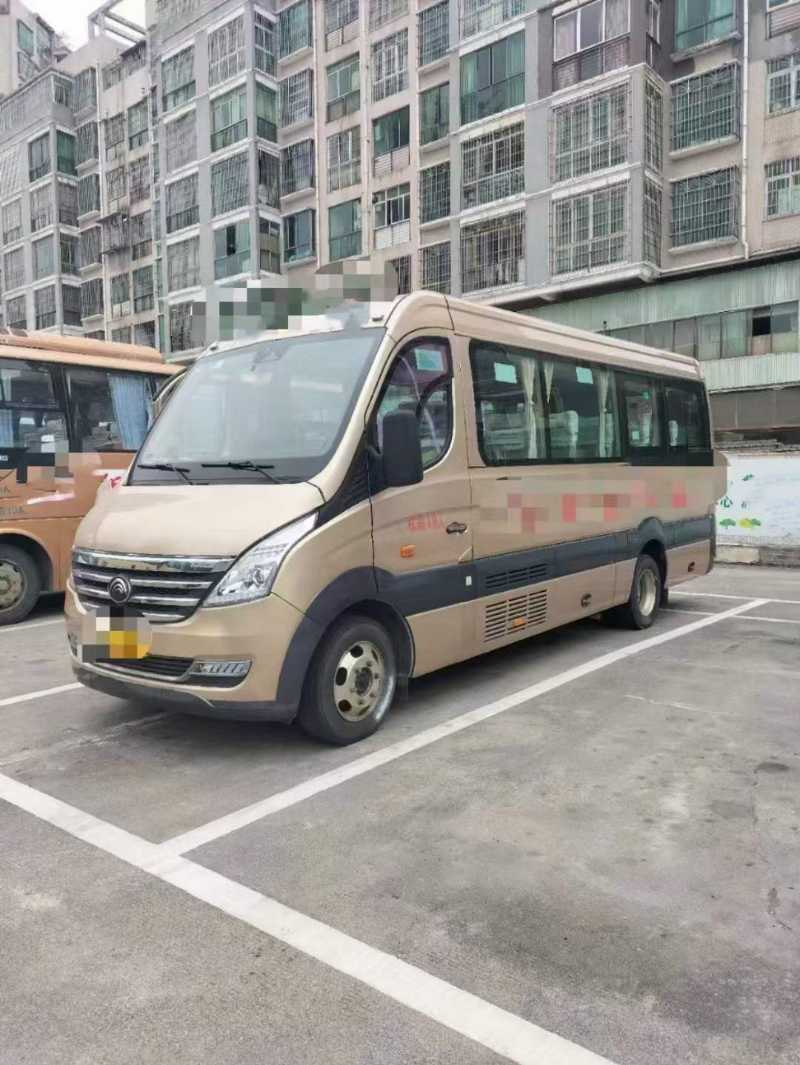 粵拍國(guó)五19座有公告東北配宇通CL7旅游車