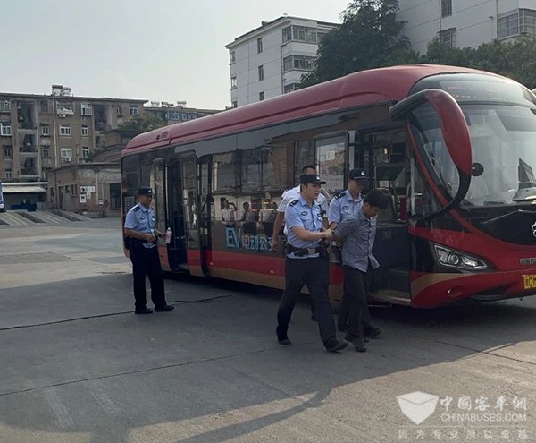 公交駕駛員 行車過程 避免安全事故 駕駛習慣