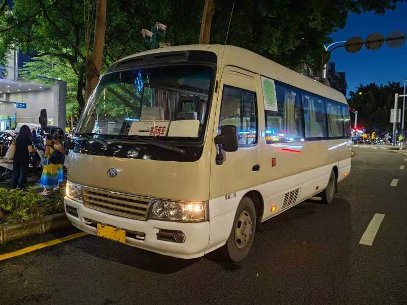 2014年11月 兩臺23座江淮保時通旅游車