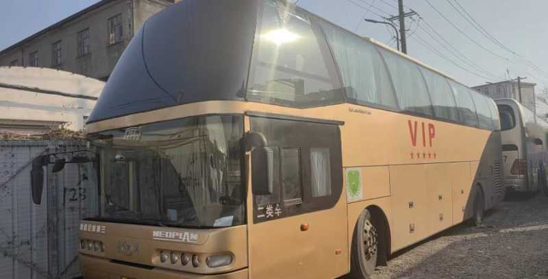 2012年12月 39座2+1商務座椅青年6127氣囊車