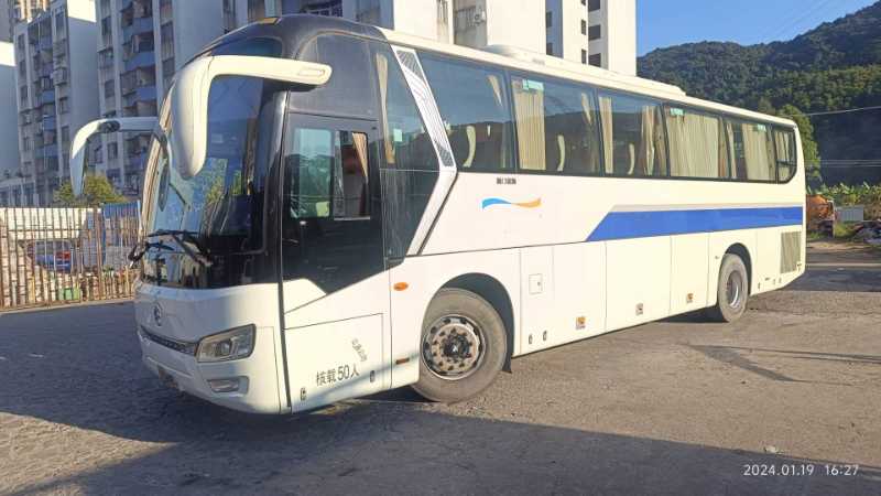  粵牌國五50座非營運金旅6112氣囊中門調倉客車 