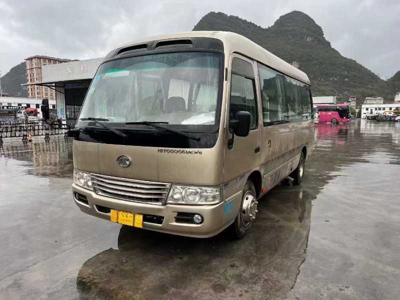 非營(yíng)運(yùn)國(guó)五19座外擺門封閉玻璃安凱中型車