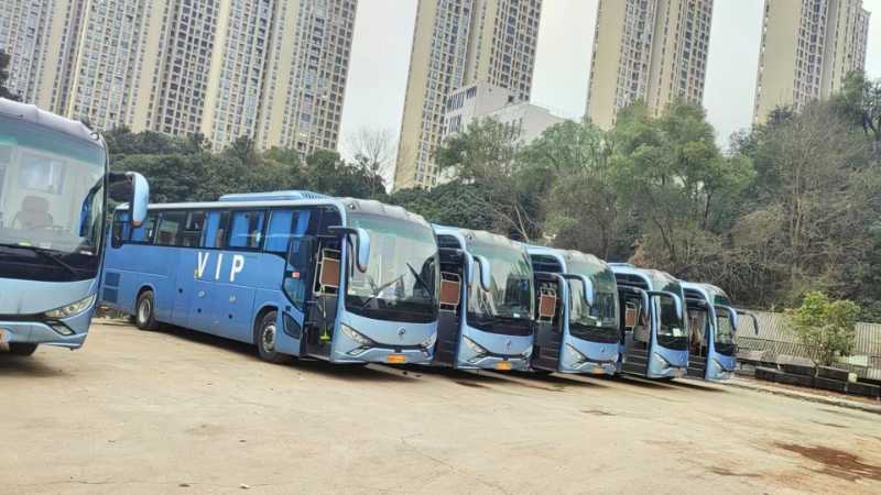 2023年6月 多臺(tái)國六50座申龍6126氣囊雙開門高配車 