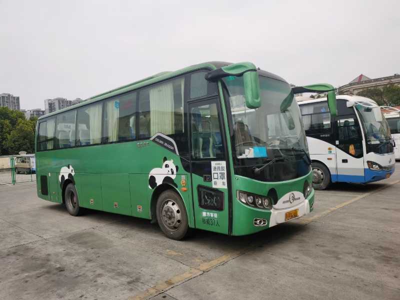 2014年9月 37座國四金旅6907氣浪車