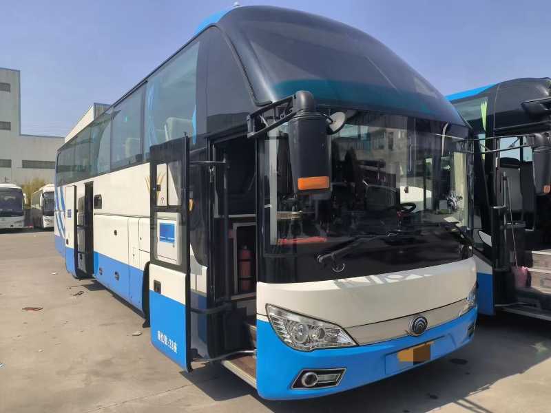 2021年1月 國五33座2+1大商務雙門宇通6122氣囊保姆車 