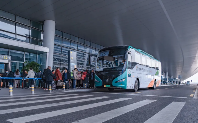 “一賽一會一假期”將至 成都公交發布機場乘車指南