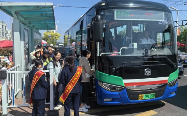 守護佳節(jié) 便民服務上新又走心 溫馨巴士叫好又叫座