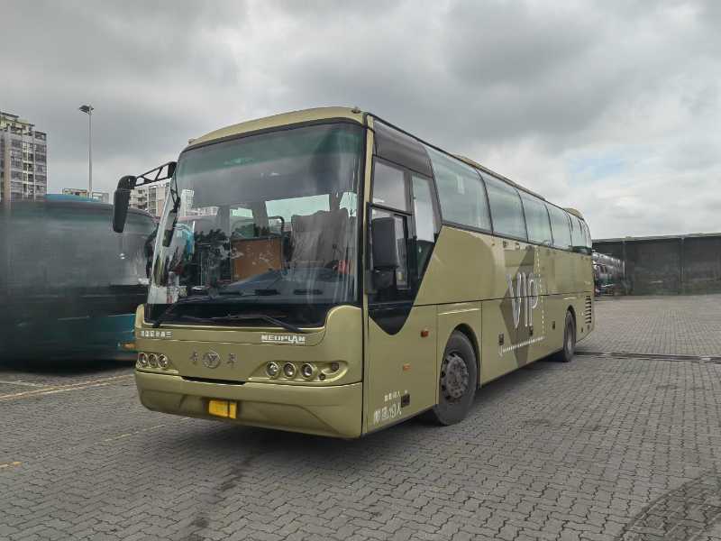 粵牌國四49座青年6115氣囊中門旅游車