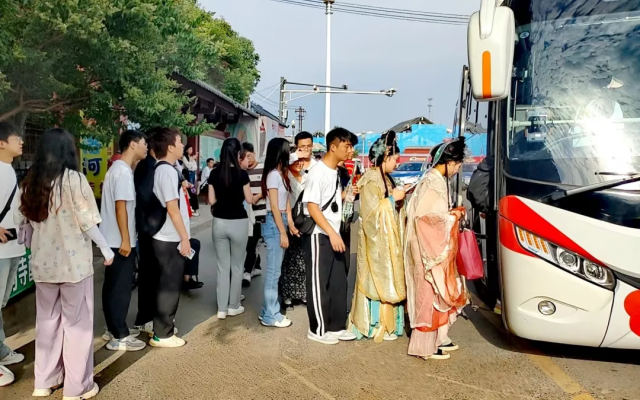 端午佳節保暢行！洛陽公交集團多措并舉助力群眾節日出行