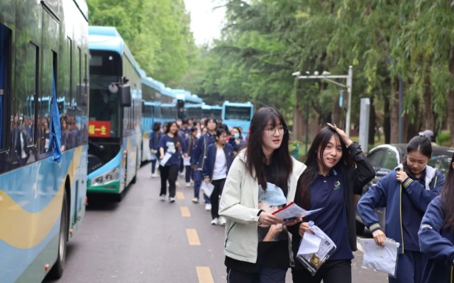 濰坊公交集團圓滿完成高考及端午節運輸服務保障工作