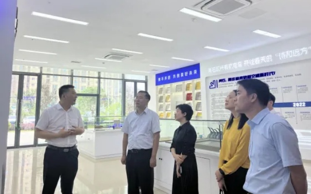 黃石市委組織部副部長秦遵懷調(diào)研城發(fā)集團城軌公司黨建工作