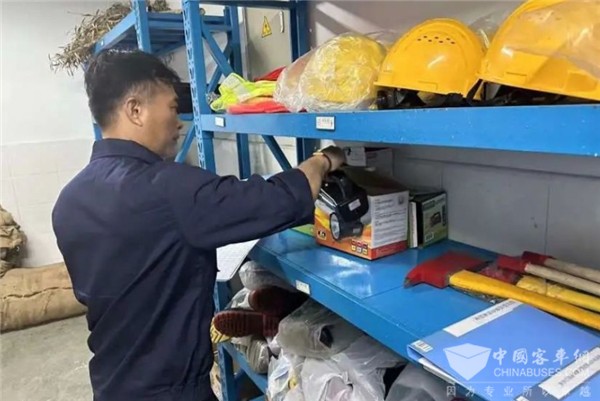 浦東楊高公交：“物防+技防”提升梅雨季節(jié)防汛能力