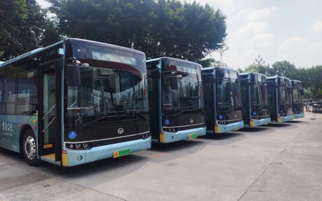 重慶公交公交車上新啦！60臺新能源車投放到12條公交線路
