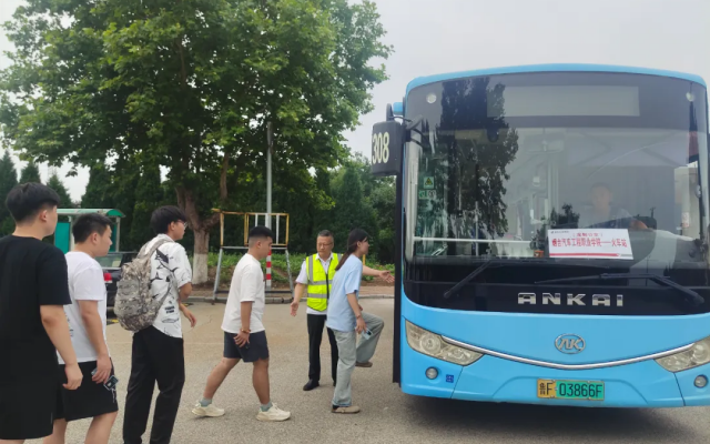 零換乘一站直達 煙臺公交集團開通“學生返鄉送站定制專線”