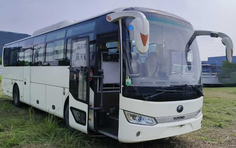 多臺(tái)48座非營(yíng)運(yùn)寧德時(shí)代宇通6115新能源電車